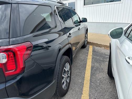 2023 GMC Acadia AWD SLT