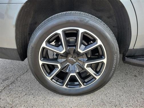 2023 Chevrolet Tahoe 4WD RST