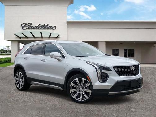 2022 Cadillac XT4 Premium Luxury