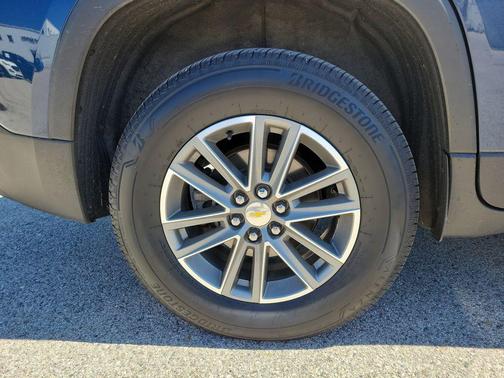 Northsky Blue Metallic 2022 Chevrolet Traverse LT Cloth