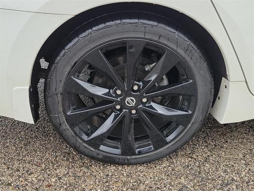 2022 Nissan Maxima SR Xtronic CVT