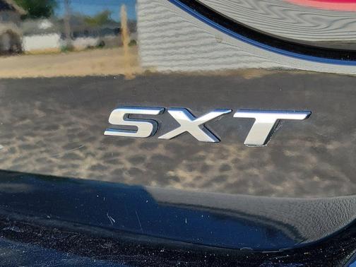 Pitch Black Clearcoat 2016 Dodge Charger SXT
