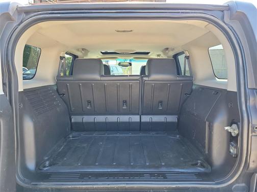 2006 Hummer H3 Base