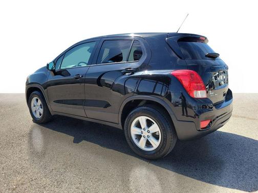 Mosaic Black Metallic 2020 Chevrolet Trax LS