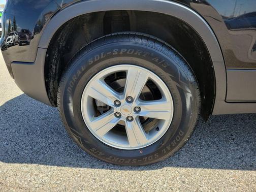 Mosaic Black Metallic 2020 Chevrolet Trax LS