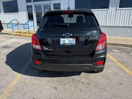 Mosaic Black Metallic 2020 Chevrolet Trax LS