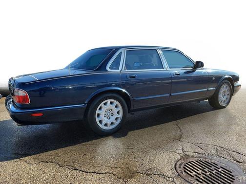 1999 Jaguar XJ Base