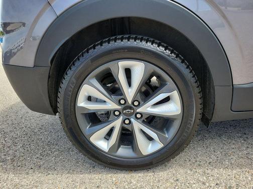 Gray Ghost Metallic 2023 Chevrolet Bolt EUV FWD LT
