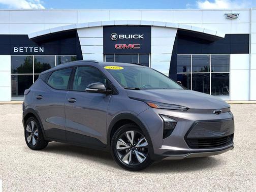 Gray Ghost Metallic 2023 Chevrolet Bolt EUV FWD LT