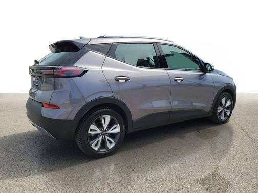 Gray Ghost Metallic 2023 Chevrolet Bolt EUV FWD LT