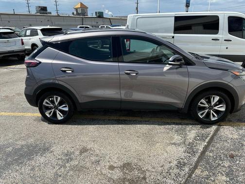 Gray Ghost Metallic 2023 Chevrolet Bolt EUV FWD LT
