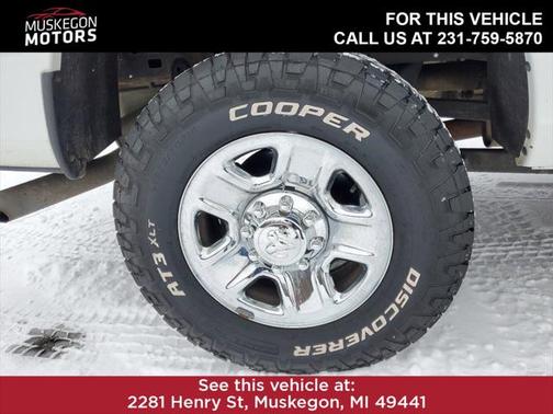 2017 RAM 2500 Tradesman Regular Cab 4x4 8' Box
