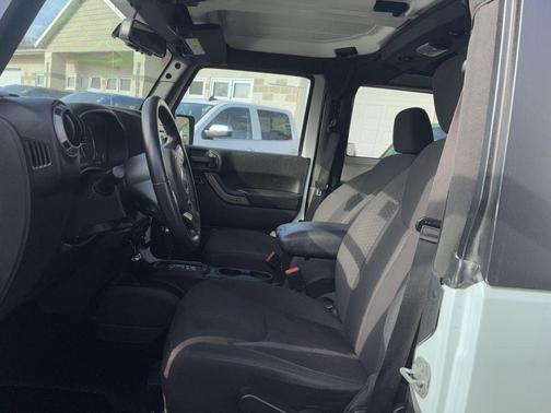 Bright White Clearcoat 2017 Jeep Wrangler Sport