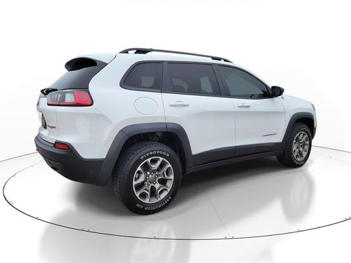 Bright White Clearcoat 2022 Jeep Cherokee Trailhawk