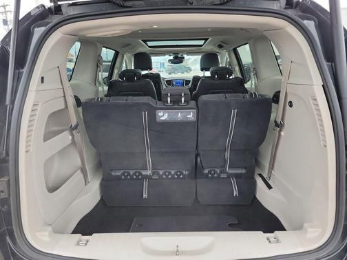 2018 Chrysler Pacifica Touring-L Plus