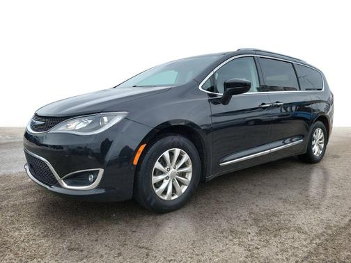 2018 Chrysler Pacifica Touring-L Plus