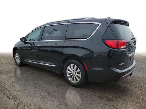 2018 Chrysler Pacifica Touring-L Plus
