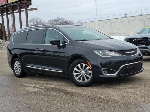 2018 Chrysler Pacifica Touring-L Plus
