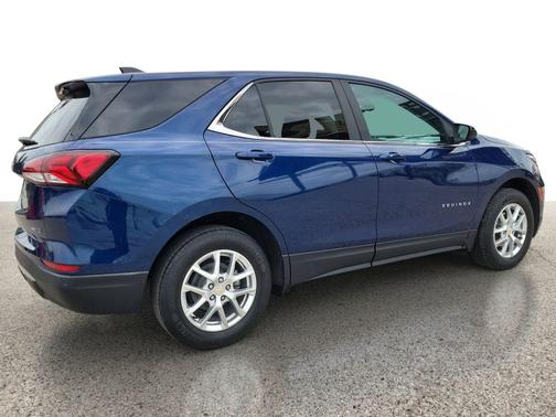 Blue Glow Metallic 2022 Chevrolet Equinox 1LT