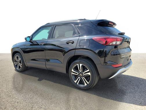 Mosaic Black Metallic 2023 Chevrolet Trailblazer LT