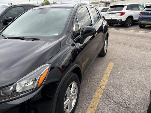 Mosaic Black Metallic 2020 Chevrolet Trax LS