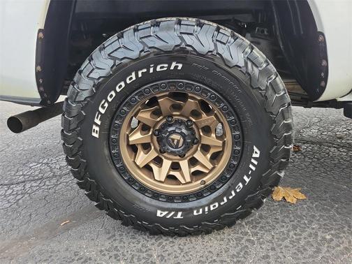 2017 Toyota Tacoma SR