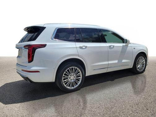 Crystal White Tricoat 2020 Cadillac XT6 Premium Luxury AWD