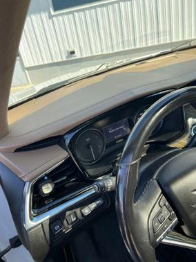 Crystal White Tricoat 2020 Cadillac XT6 Premium Luxury AWD