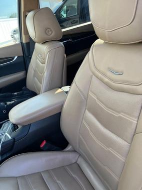 Crystal White Tricoat 2020 Cadillac XT6 Premium Luxury AWD