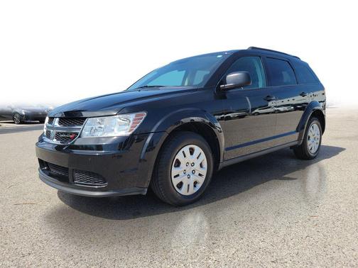 Pitch Black Clearcoat 2018 Dodge Journey SE