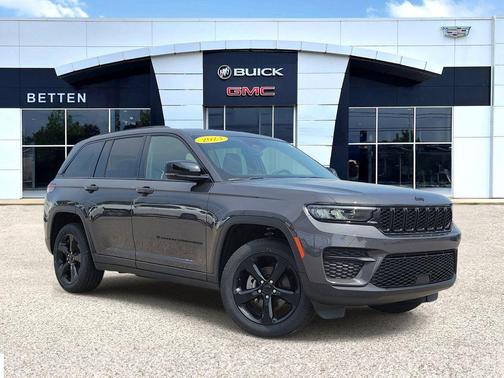 Baltic Gray Metallic Clearcoat 2023 Jeep Grand Cherokee Altitude