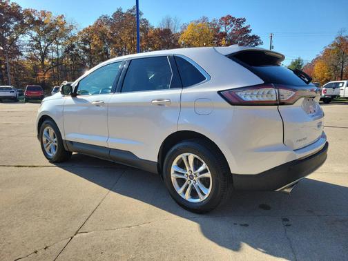 White 2017 Ford Edge SEL