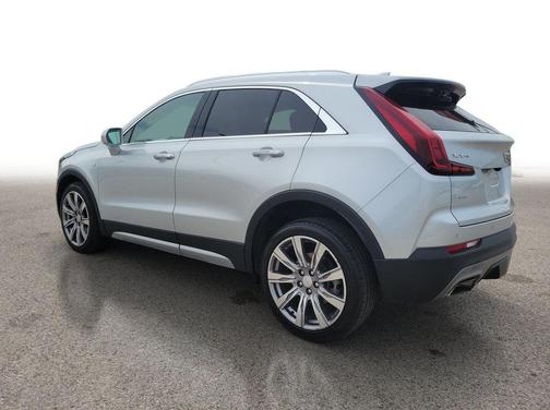 Radiant Silver Metallic 2020 Cadillac XT4 Premium Luxury