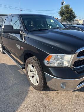 2019 RAM 1500 SLT
