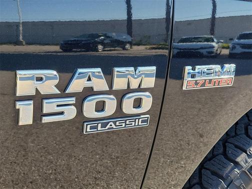 2019 RAM 1500 SLT