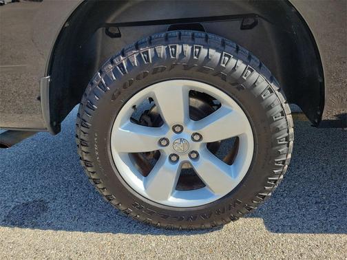 2019 RAM 1500 SLT