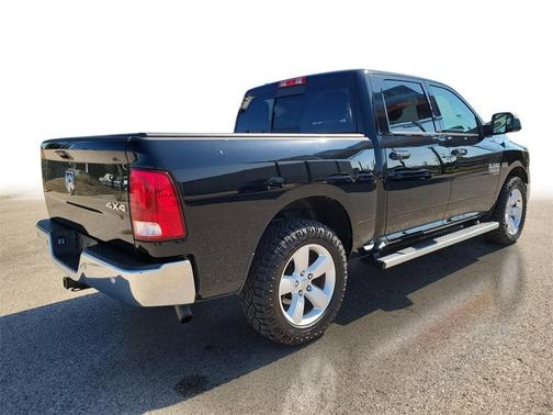 2019 RAM 1500 SLT