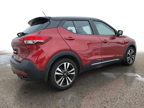 2020 Nissan Kicks SR