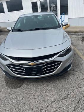 Silver Ice Metallic 2019 Chevrolet Malibu LT
