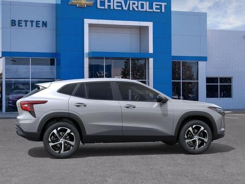Sterling Gray Metallic 2026 Chevrolet Trax FWD 1RS