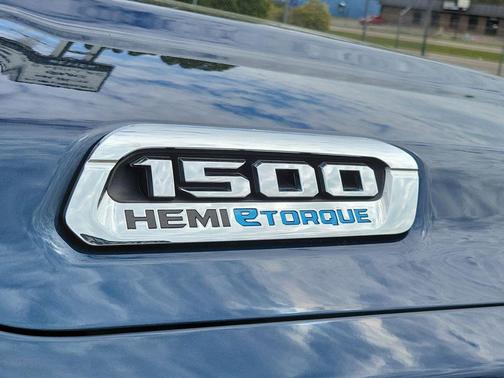Patriot Blue Pearlcoat 2021 RAM 1500 Big Horn/Lone Star