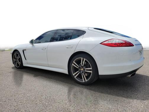 Carrara White 2011 Porsche Panamera 4