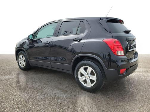 Mosaic Black Metallic 2020 Chevrolet Trax LS