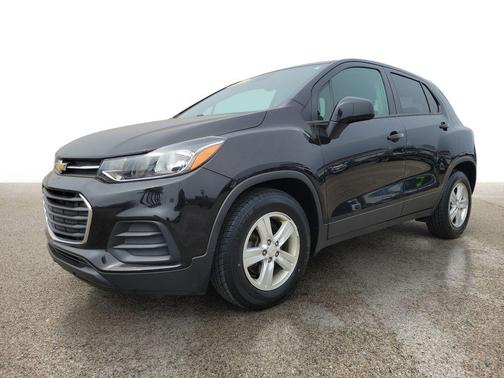 Mosaic Black Metallic 2020 Chevrolet Trax LS