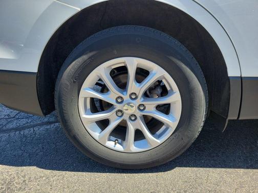 Summit White 2019 Chevrolet Equinox 1LT