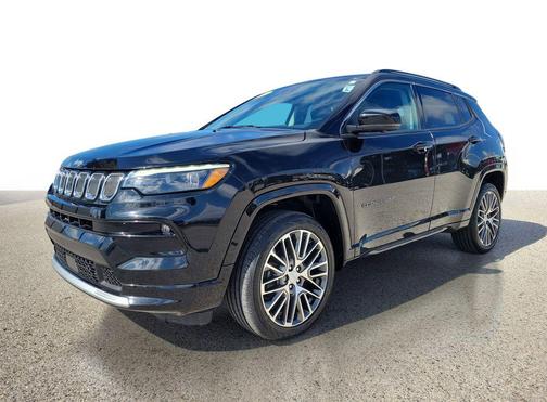 Diamond Black Crystal Pearlcoat 2022 Jeep Compass Limited