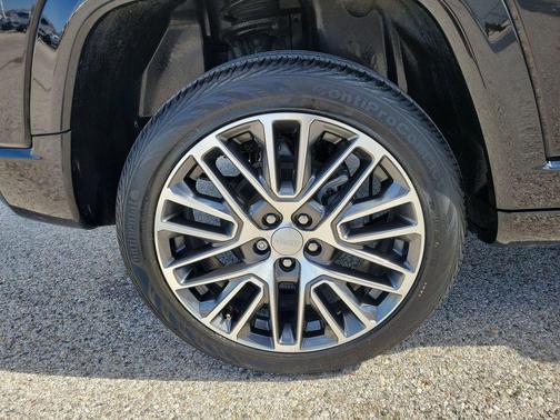 Diamond Black Crystal Pearlcoat 2022 Jeep Compass Limited