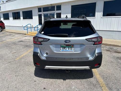 Ice Silver Metallic 2025 Subaru Outback Limited