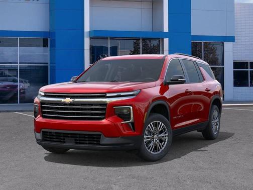 Radiant Red Tintcoat 2026 Chevrolet Traverse LT