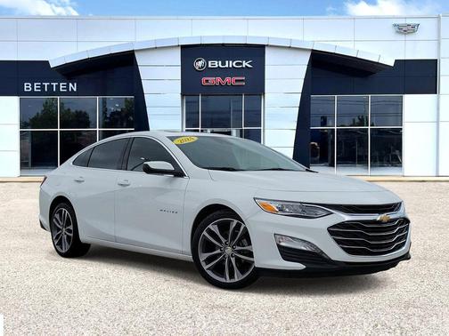 Summit White 2024 Chevrolet Malibu FWD 2LT